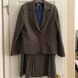 Ann Taylor Women’s Two-Piece Business Suit